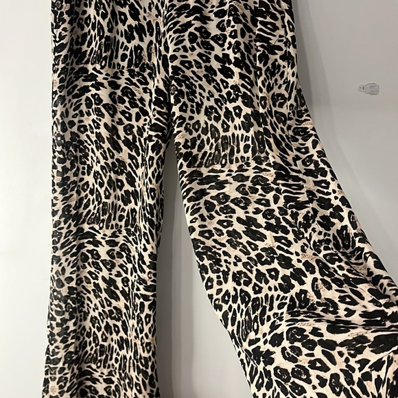Kardashian Animal Print Wide Leg Drawstring Pants Pockets Size Medium Sheer - Picture 6 of 7